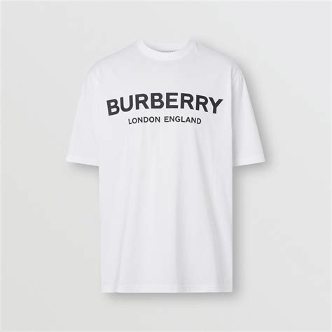 burberry tee size m.